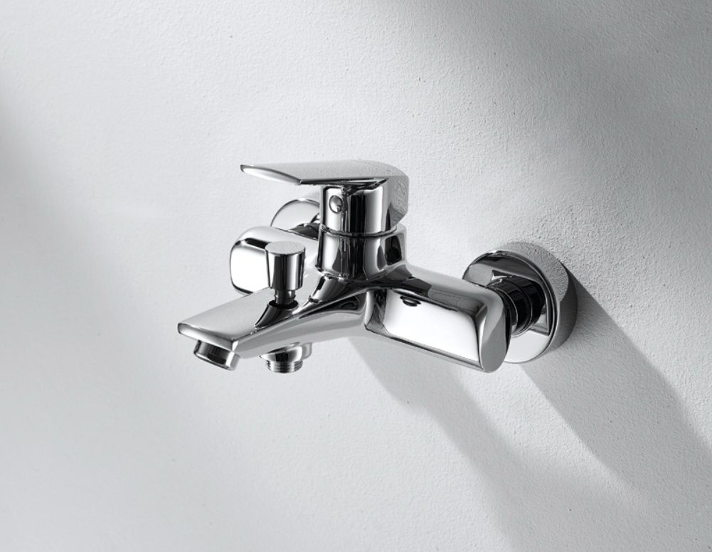 Смеситель для ванны Bravat Real F6121179CP-01 большой выбор под ваш дизайн!