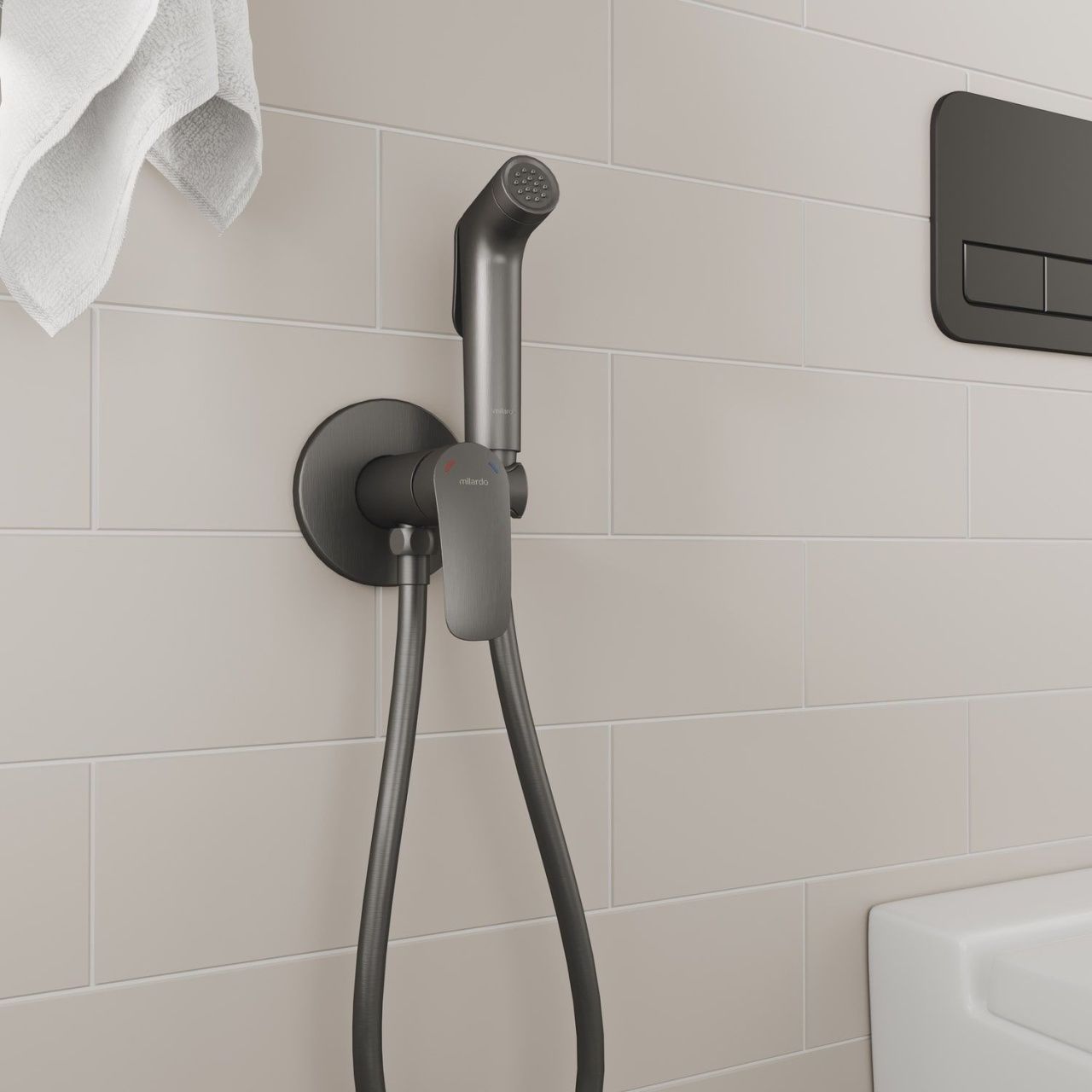 Встраиваемый смеситель с гигиеническим душем, графит, Rora, Milardo, RORGMR0M08 большой выбор под ваш дизайн!