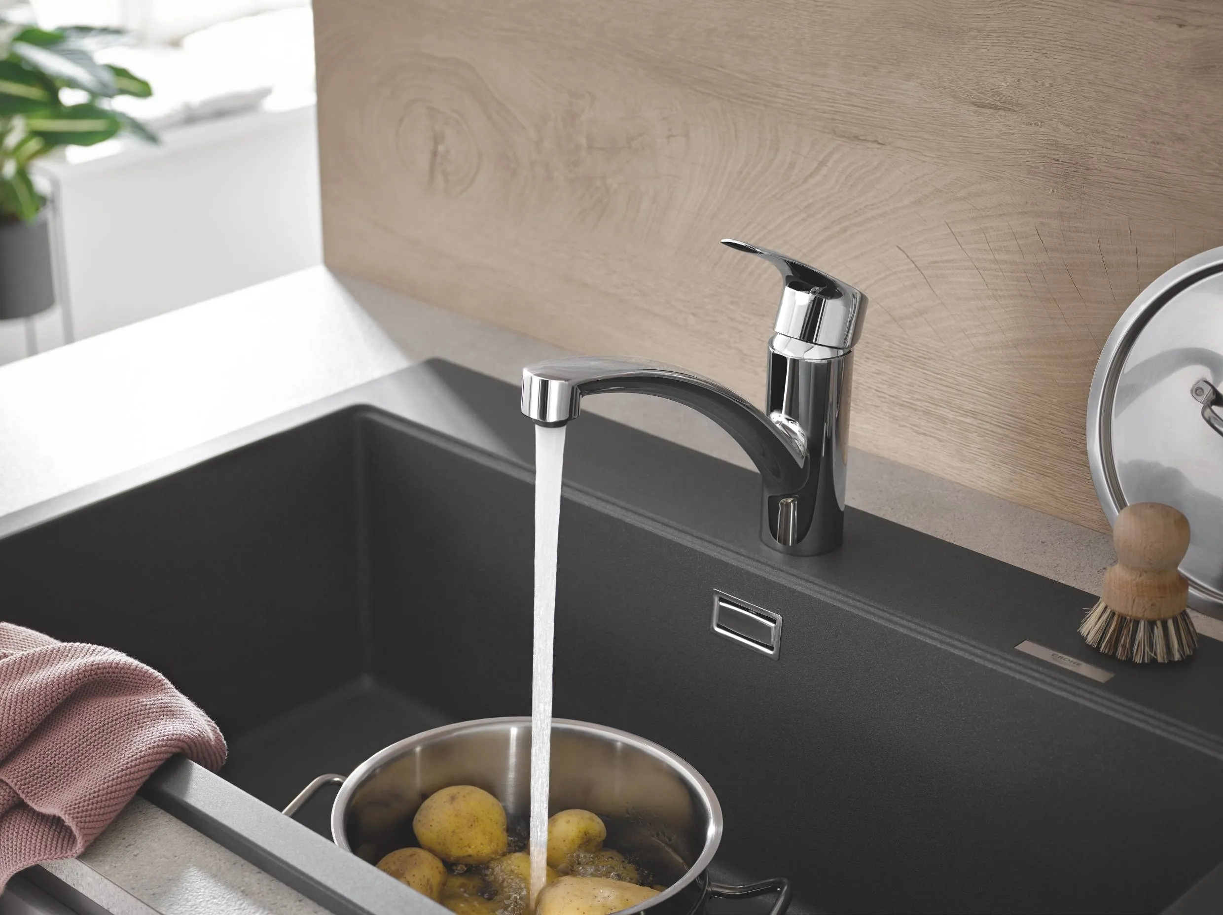 Смеситель для кухни Grohe Eurosmart 2021 33281003 с гарантией и доставкой по всему Казахстану Смеситель для кухни Grohe Eurosmart 2021 33281003 большой выбор под ваш дизайн!